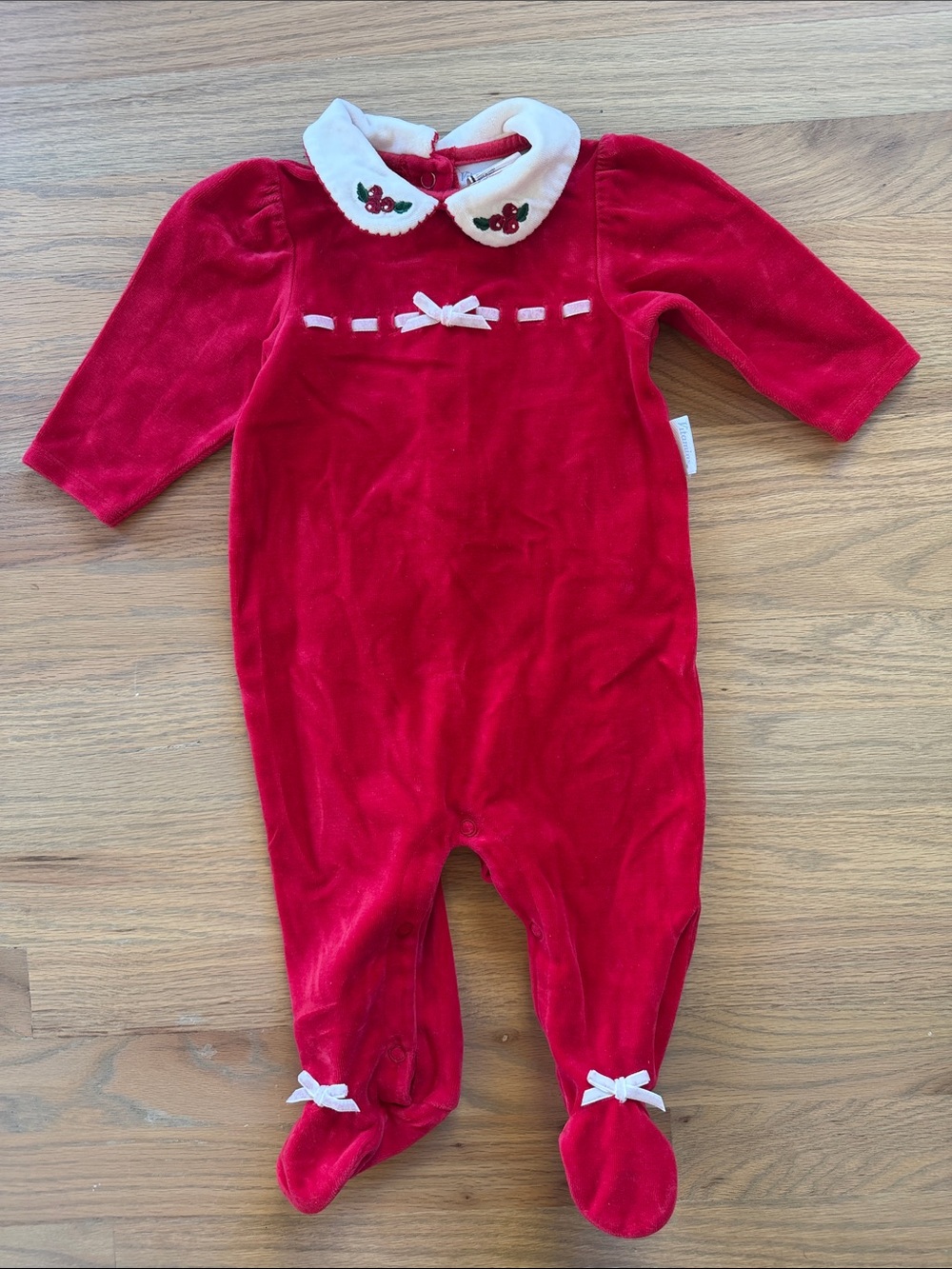 Vitamins Baby Vintage Velour Christmas Footed Romper — 6/9 Months